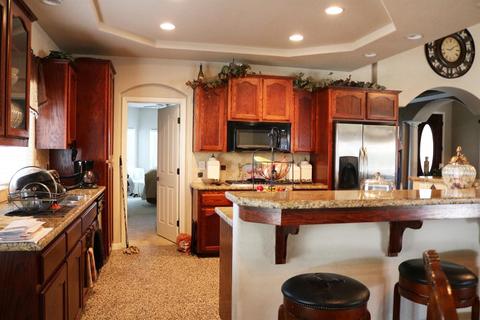 523 E Oakridge Ct, Visalia, CA 93292 photo 6