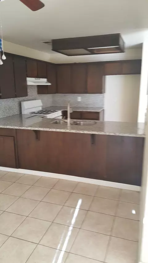 739 E Prospect Ave, Visalia, CA 93292 photo 7