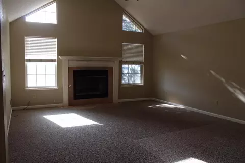 2924 E Pershing Ct, Visalia, CA 93292 photo 3