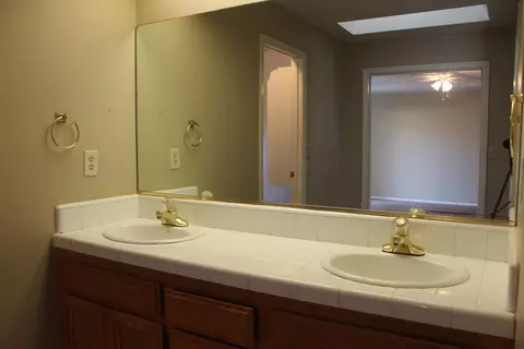 2924 E Pershing Ct, Visalia, CA 93292 photo 11