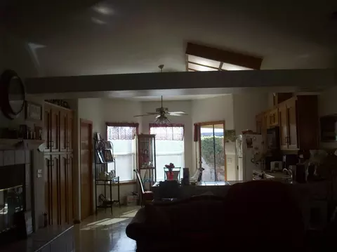 2425 Capitol Ct, Tulare, CA 93274 photo 9