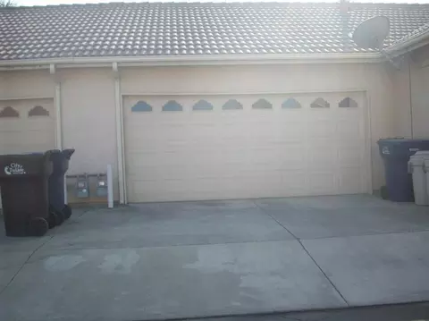 2425 Capitol Ct, Tulare, CA 93274 photo 5