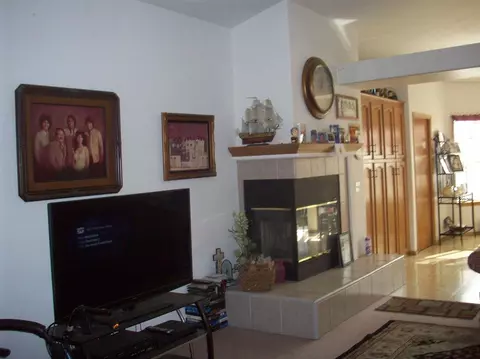 2425 Capitol Ct, Tulare, CA 93274 photo 7