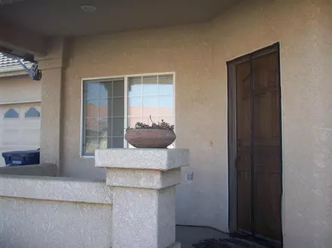 2425 Capitol Ct, Tulare, CA 93274 photo 3