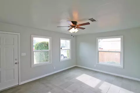 426 Pine St, Modesto, CA 95351 photo 11