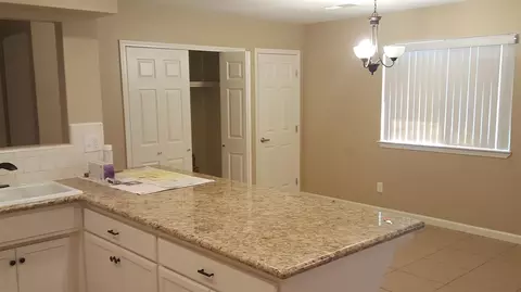 306 N E St, Tulare, CA 93274 photo 5