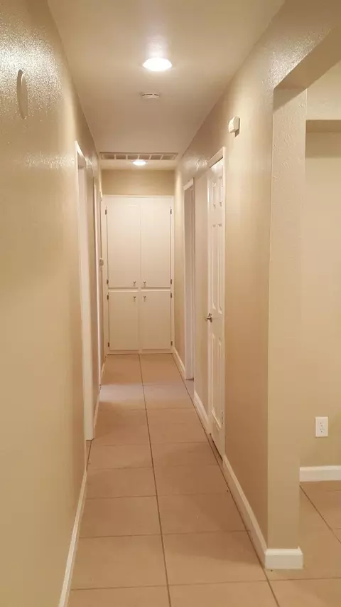 306 N E St, Tulare, CA 93274 photo 8
