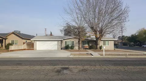 306 N E St, Tulare, CA 93274 photo 1
