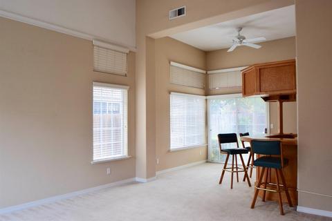 1592 Mckelvy Ave, Clovis, CA 93611 photo 2