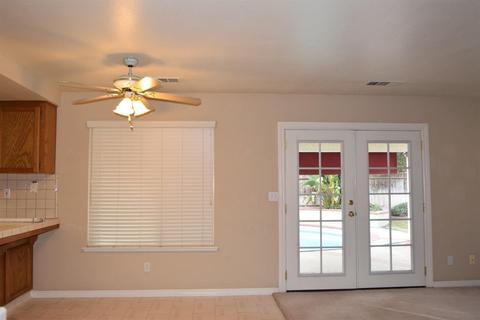 1592 Mckelvy Ave, Clovis, CA 93611 photo 9