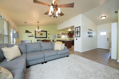 148 E Robin Ave, Visalia, CA 93291 photo 5