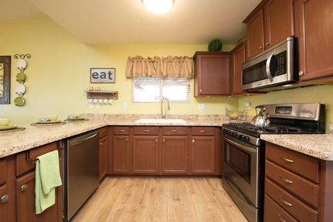 148 E Robin Ave, Visalia, CA 93291 photo 9