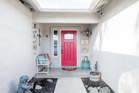 148 E Robin Ave, Visalia, CA 93291 photo 2