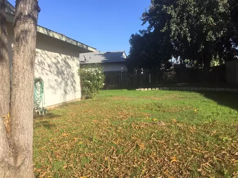 315 Evergreen Ave, Visalia, CA 93277 photo 28