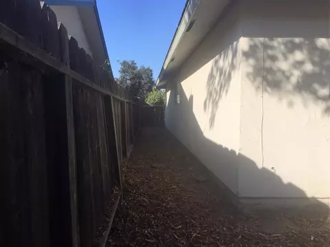 315 Evergreen Ave, Visalia, CA 93277 photo 30