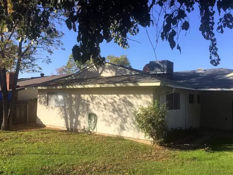 315 Evergreen Ave, Visalia, CA 93277 photo 26