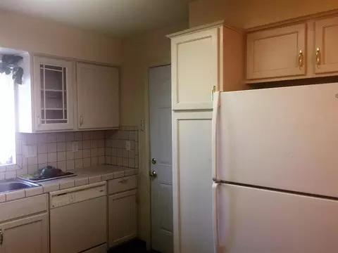 315 Evergreen Ave, Visalia, CA 93277 photo 14