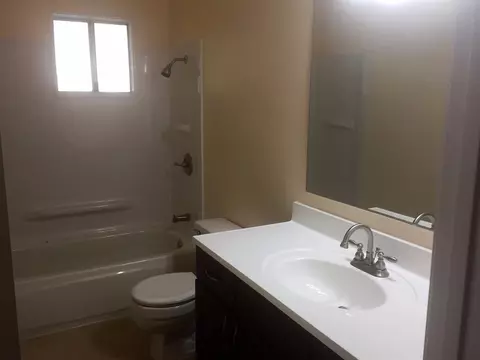 315 Evergreen Ave, Visalia, CA 93277 photo 23