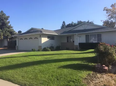315 Evergreen Ave, Visalia, CA 93277 photo 1