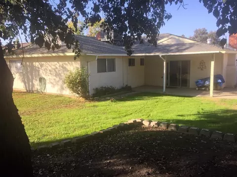 315 Evergreen Ave, Visalia, CA 93277 photo 25