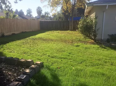 315 Evergreen Ave, Visalia, CA 93277 photo 17