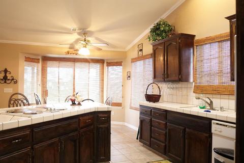 297 Mitchell Ave, Tulare, CA 93274 photo 4