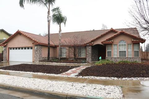 297 Mitchell Ave, Tulare, CA 93274 photo 2