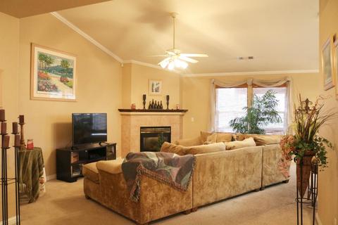 297 Mitchell Ave, Tulare, CA 93274 photo 8
