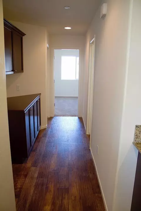 547 Alpha St, Tulare, CA 93274 photo 5