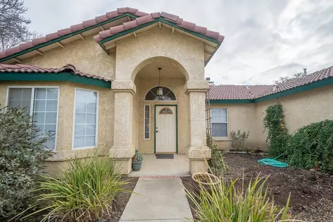 256 Riviera Dr, Lemoore, CA 93245 photo 3