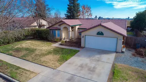 256 Riviera Dr, Lemoore, CA 93245 photo 1