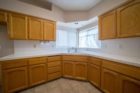 256 Riviera Dr, Lemoore, CA 93245 photo 15
