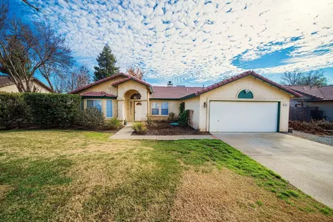 256 Riviera Dr, Lemoore, CA 93245 photo 2