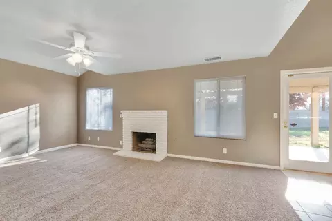 1209 E Ferguson Ave, Visalia, CA 93292 photo 3