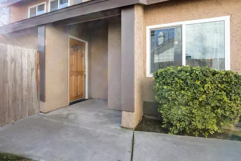 1209 E Ferguson Ave, Visalia, CA 93292 photo 6