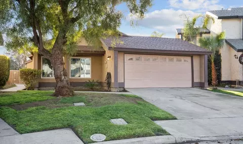 1209 E Ferguson Ave, Visalia, CA 93292 photo 1