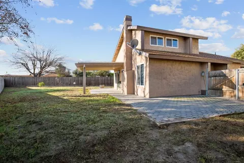 1209 E Ferguson Ave, Visalia, CA 93292 photo 5
