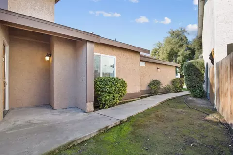 1209 E Ferguson Ave, Visalia, CA 93292 photo 7