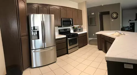 1234 Mission Dr, Lemoore, CA 93245 photo 1