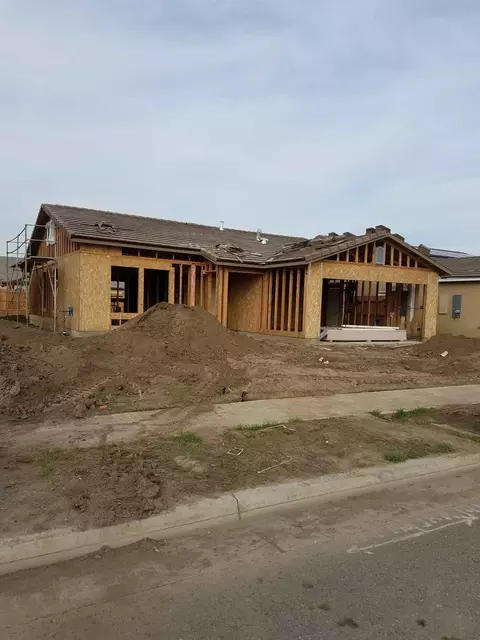 2290 Eldridge Ave, Tulare, CA 93274 photo 2