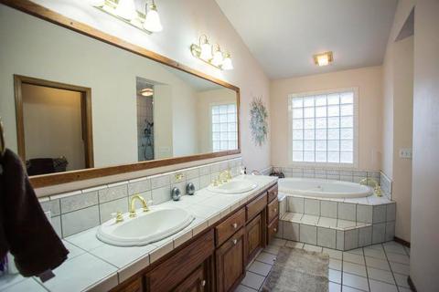 2567 E Bardsley Ave, Tulare, CA 93274 photo 36