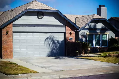 746 Encore Dr, Hanford, CA 93230 photo 1