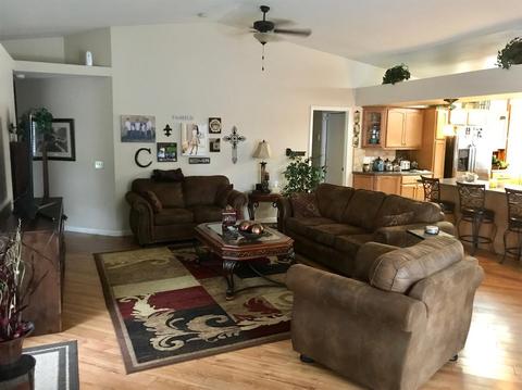 814 Heath Ct, Lemoore, CA 93245 photo 12