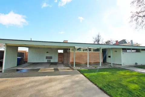 110 W Colonial Dr, Hanford, CA 93230 photo 8