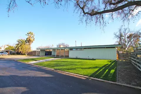 110 W Colonial Dr, Hanford, CA 93230 photo 5