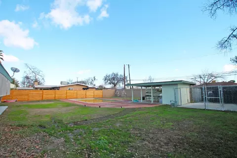 110 W Colonial Dr, Hanford, CA 93230 photo 32