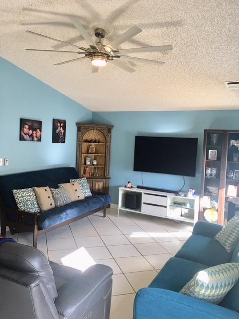 1926 Spring Ave, Delano, CA 93215 photo 4