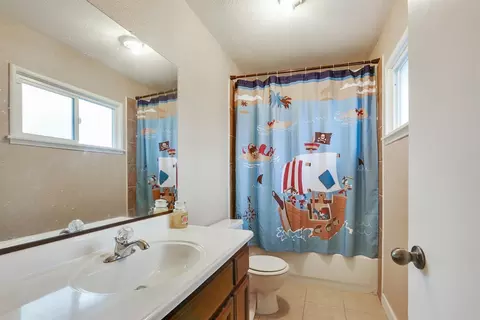 1021 E Noble Ave, Visalia, CA 93292 photo 14