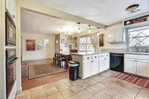 1021 E Noble Ave, Visalia, CA 93292 photo 6
