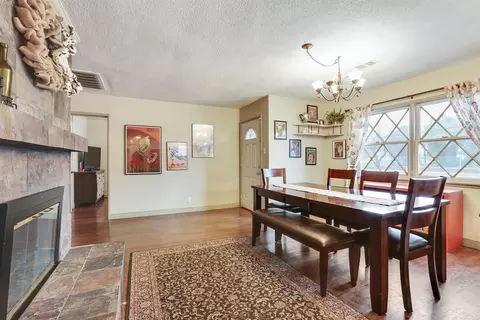 1021 E Noble Ave, Visalia, CA 93292 photo 4